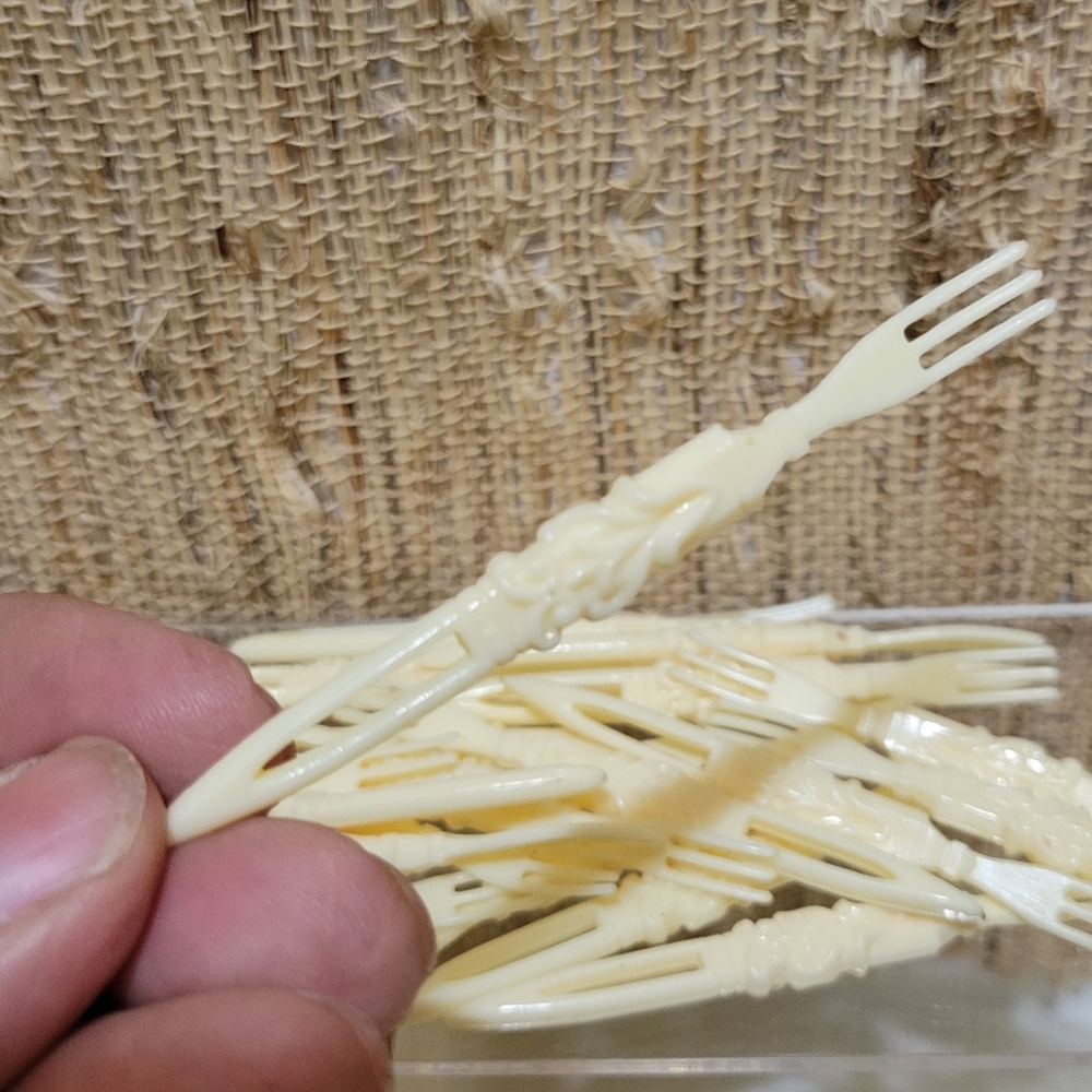 Mid Century Vintage Set of 20 Ivory Plastic Hors D'oeuvre Forks